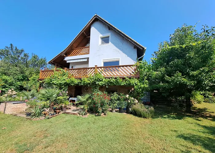 Borostyan Haz Felsoors